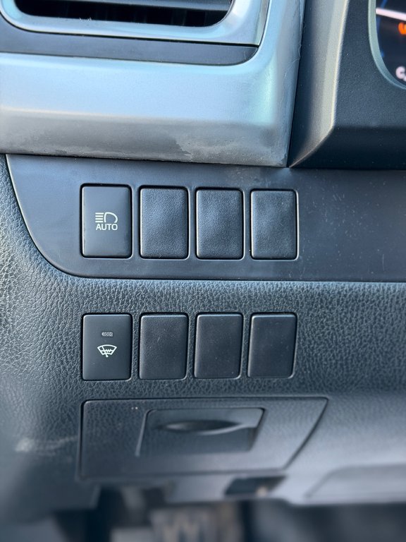 2017 Toyota Highlander LE AWD in Terrebonne, Quebec - 10 - w1024h768px