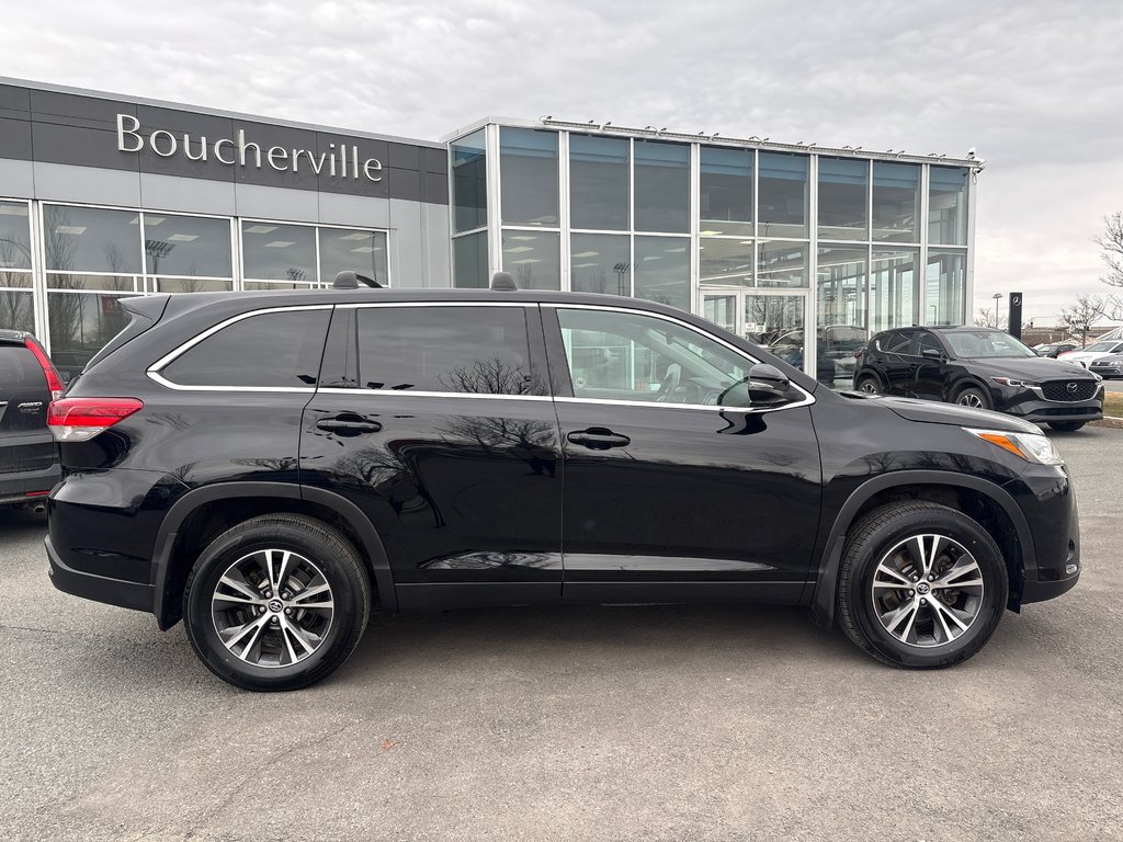 Toyota Highlander LE, AWD, 8 PASSAGERS 2019 à Boucherville, Québec - 14 - w1024h768px