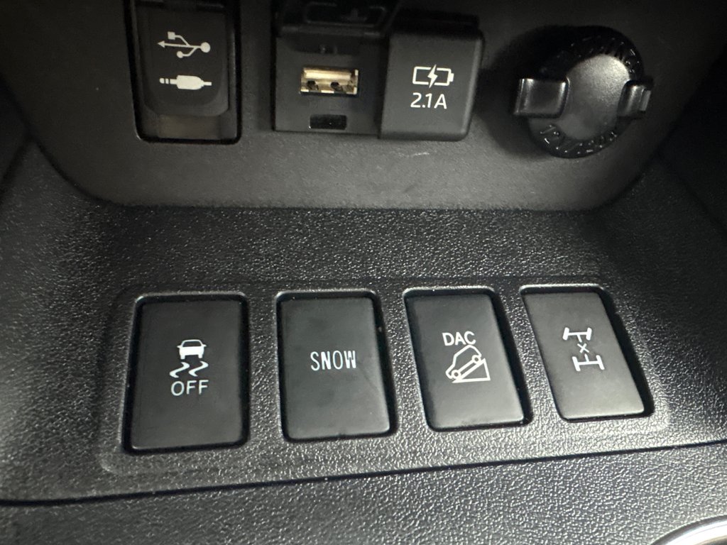 Toyota Highlander LE, AWD, 8 PASSAGERS 2019 à Boucherville, Québec - 25 - w1024h768px