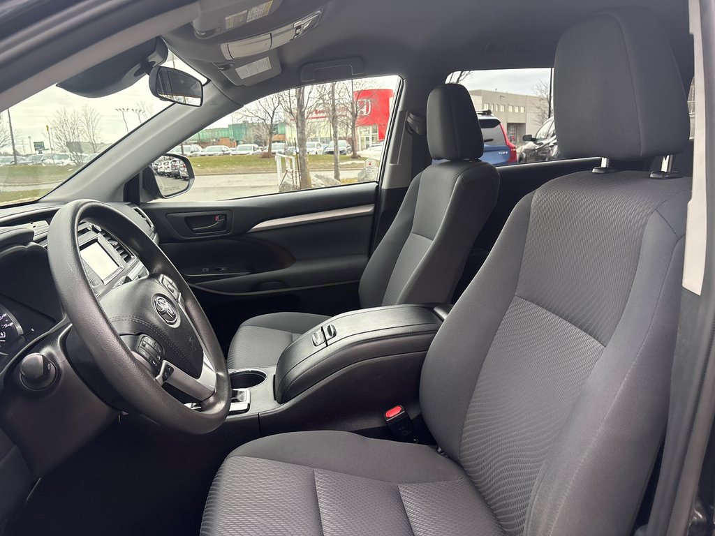 Toyota Highlander LE, AWD, 8 PASSAGERS 2019 à Boucherville, Québec - 18 - w1024h768px
