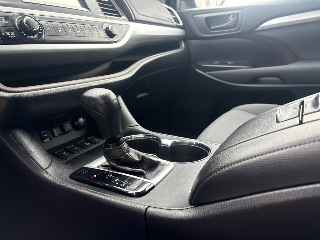 Toyota Highlander LE, AWD, 8 PASSAGERS 2019 à Boucherville, Québec - 20 - w1024h768px