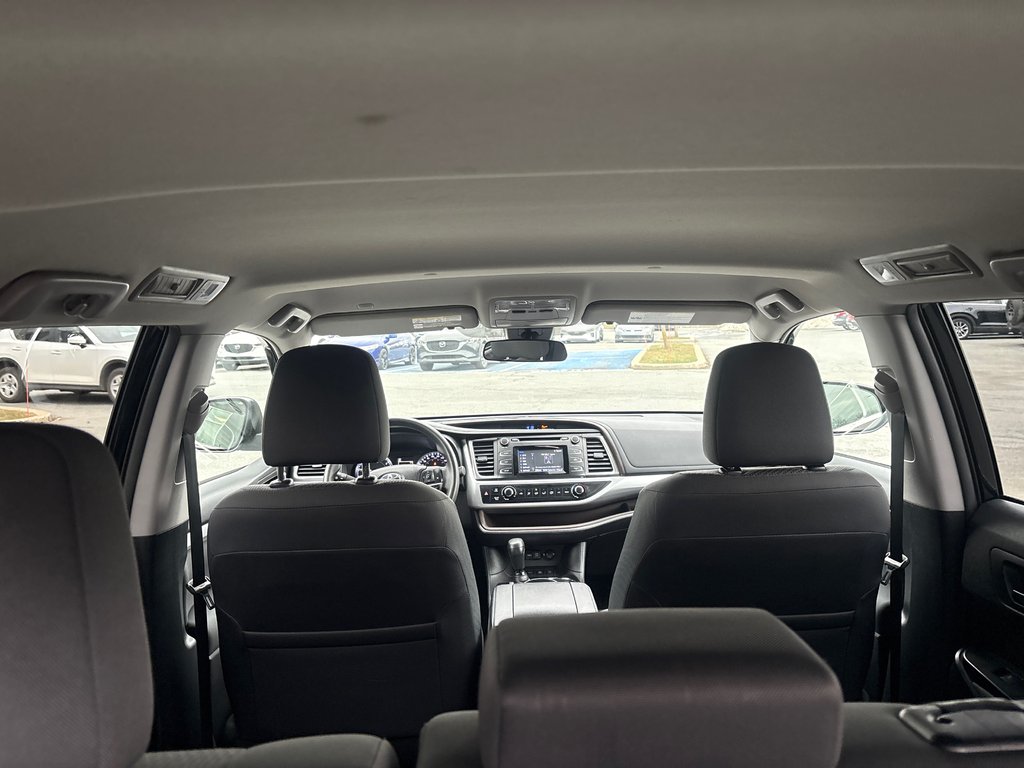 Toyota Highlander LE, AWD, 8 PASSAGERS 2019 à Boucherville, Québec - 12 - w1024h768px