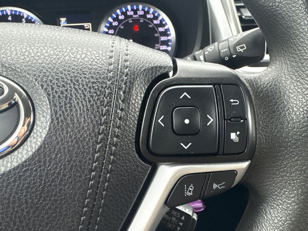 Toyota Highlander LE, AWD, 8 PASSAGERS 2019 à Boucherville, Québec - 23 - w1024h768px