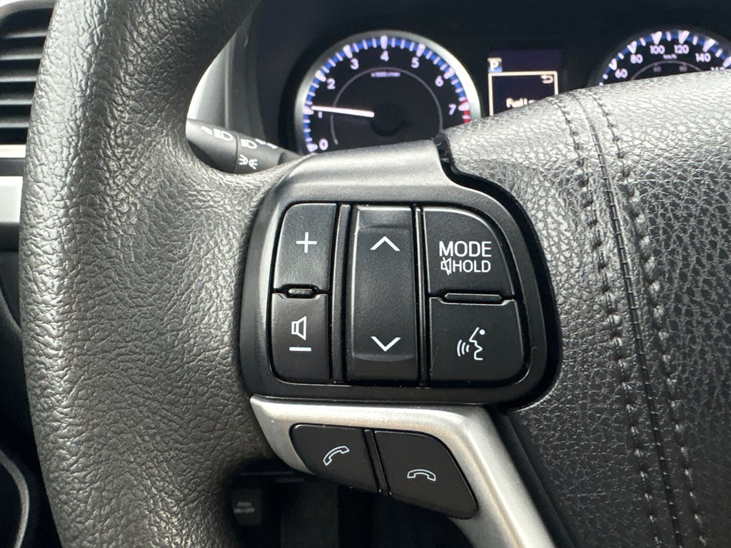 Toyota Highlander LE, AWD, 8 PASSAGERS 2019 à Boucherville, Québec - 22 - w1024h768px