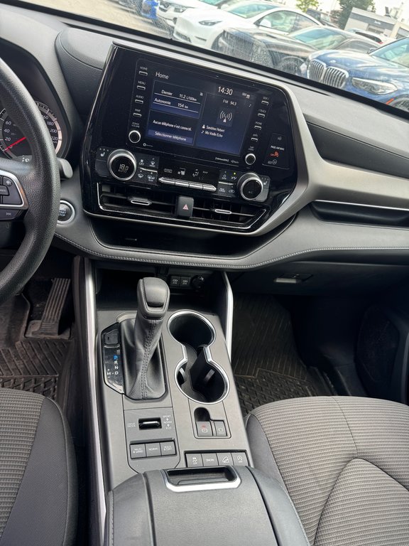 Toyota Highlander LE AWD Sièges Chauffants 2020 à Terrebonne, Québec - 20 - w1024h768px