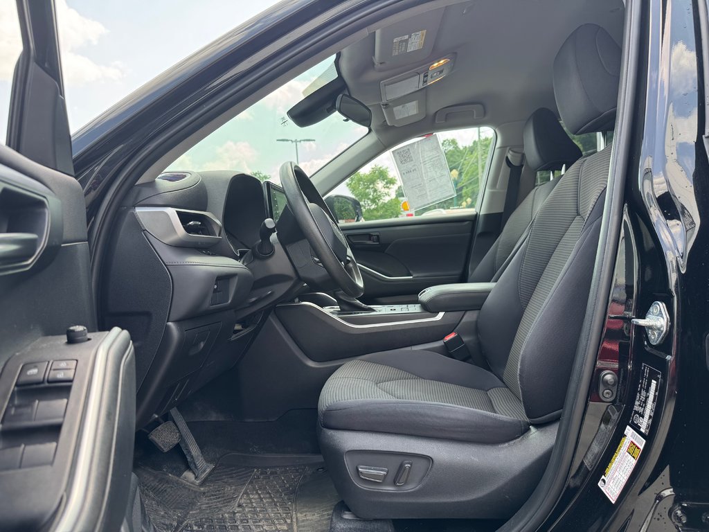 Toyota Highlander LE AWD Sièges Chauffants 2020 à Terrebonne, Québec - 10 - w1024h768px