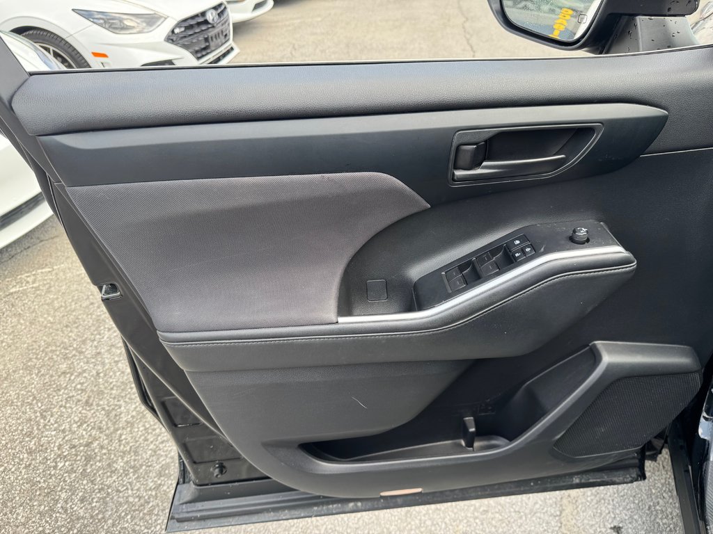 Toyota Highlander LE AWD Sièges Chauffants 2020 à Terrebonne, Québec - 8 - w1024h768px