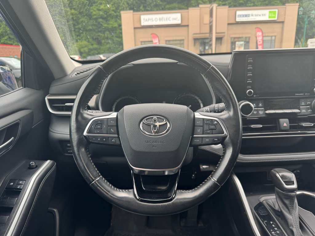 2021 Toyota Highlander XLE Night Package Toit Cuir in Terrebonne, Quebec - 12 - w1024h768px