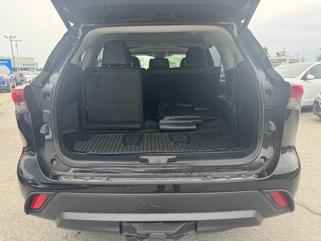 2021 Toyota Highlander XLE Night Package Toit Cuir in Terrebonne, Quebec - 26 - w1024h768px