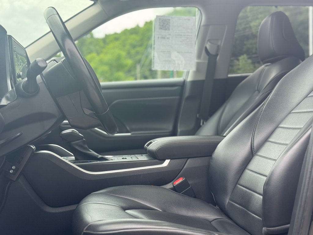 2021 Toyota Highlander XLE Night Package Toit Cuir in Terrebonne, Quebec - 16 - w1024h768px