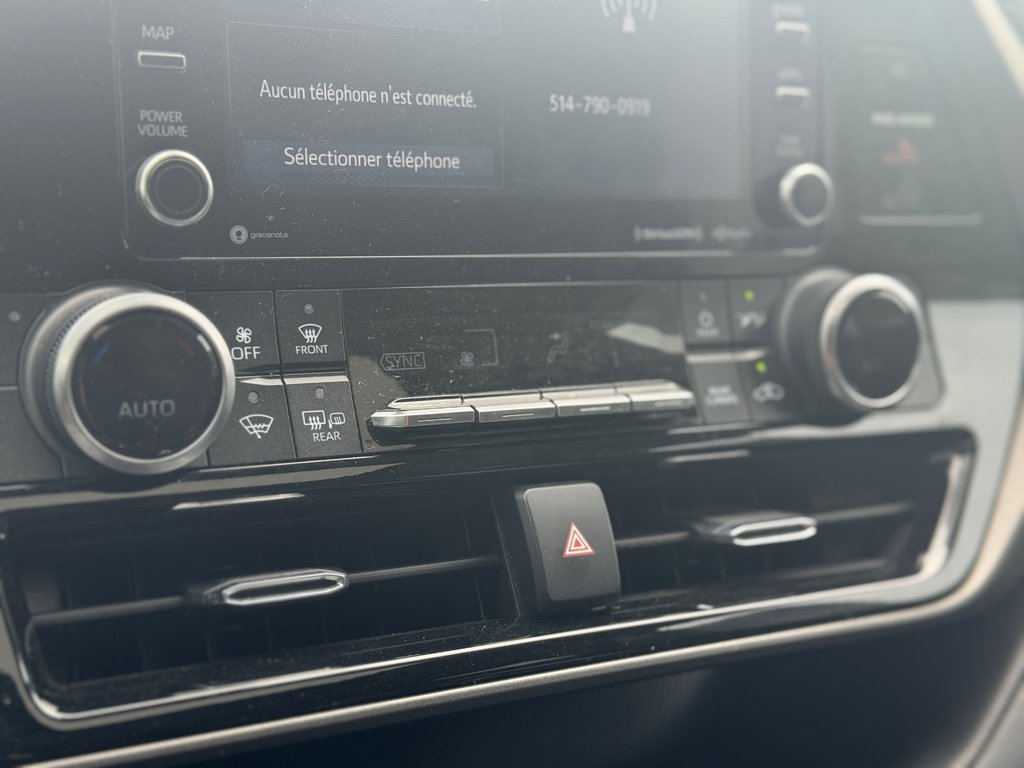 2021 Toyota Highlander XLE Night Package Toit Cuir in Terrebonne, Quebec - 19 - w1024h768px