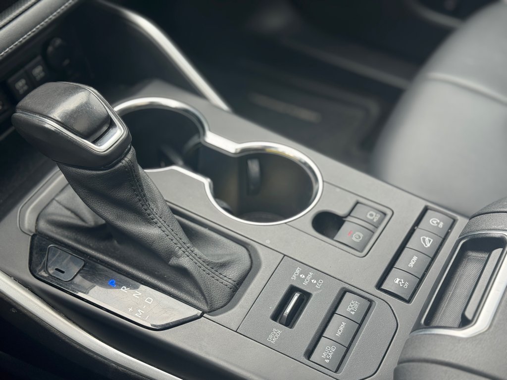 2021 Toyota Highlander XLE Night Package Toit Cuir in Terrebonne, Quebec - 21 - w1024h768px