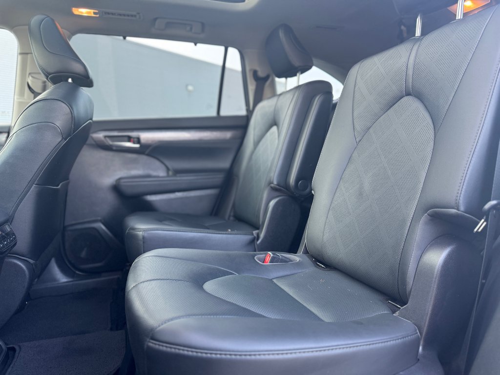 Toyota Highlander Hybrid Limited 2021 à Terrebonne, Québec - 24 - w1024h768px