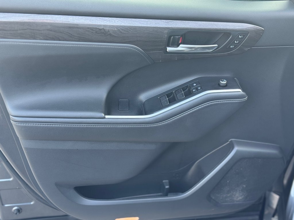 Toyota Highlander Hybrid Limited 2021 à Terrebonne, Québec - 8 - w1024h768px