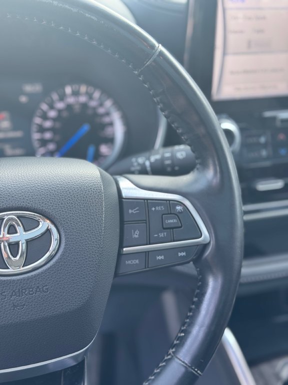 Toyota Highlander Hybrid Limited 2021 à Terrebonne, Québec - 15 - w1024h768px