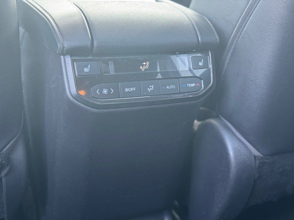 Toyota Highlander Hybrid Limited 2021 à Terrebonne, Québec - 25 - w1024h768px
