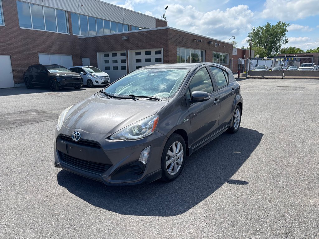 2017 Toyota Prius C in Montreal, Quebec - 3 - w1024h768px