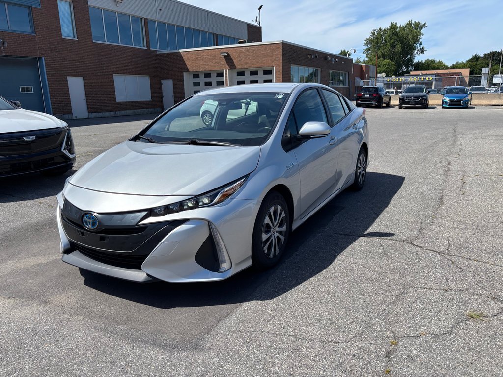 2021 Toyota PRIUS PRIME in Montreal, Quebec - 3 - w1024h768px