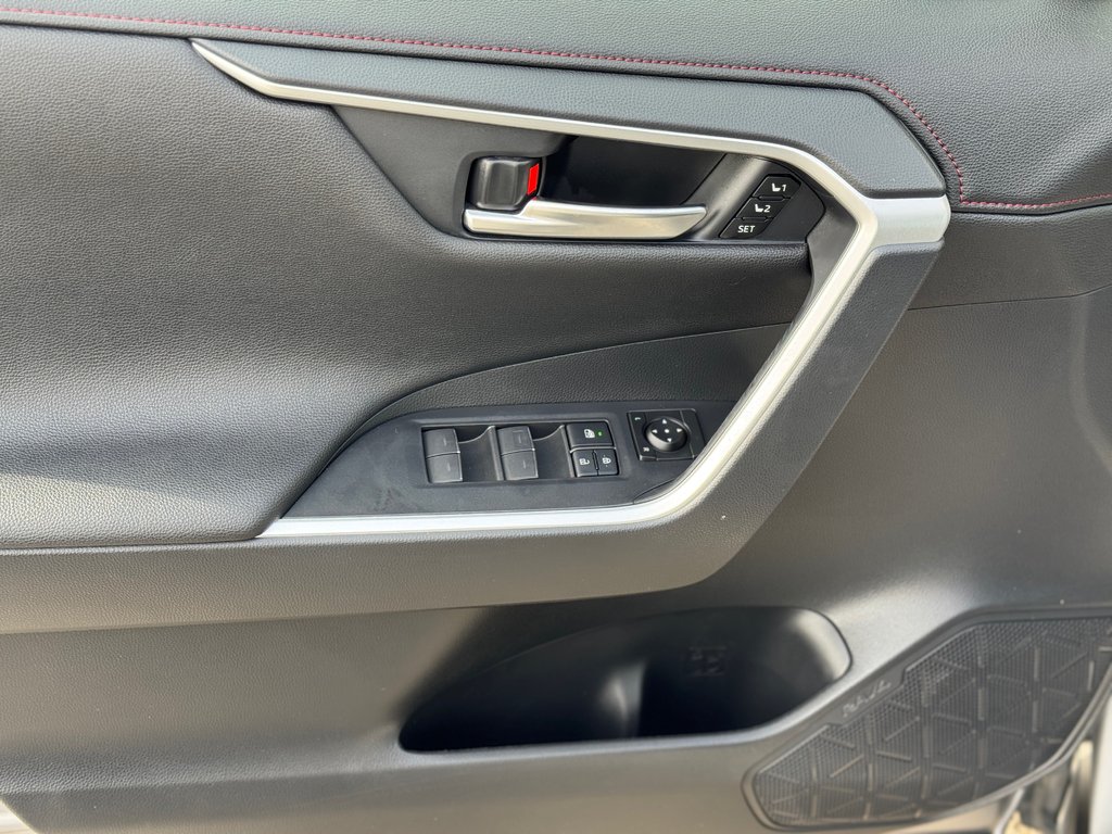 Toyota RAV4 Prime XSE SPORT Plug in Hybrid AWD 2024 à Terrebonne, Québec - 8 - w1024h768px