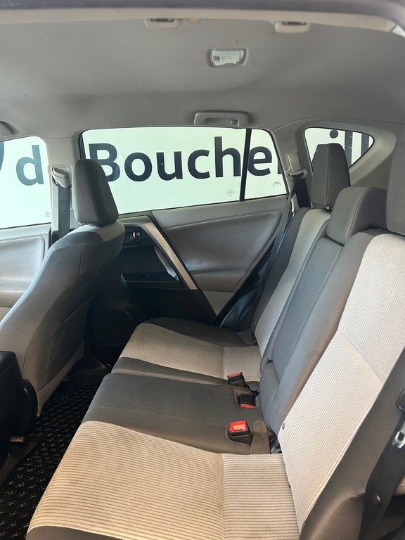 2013 Toyota RAV4 LE in Boucherville, Quebec - 28 - w1024h768px