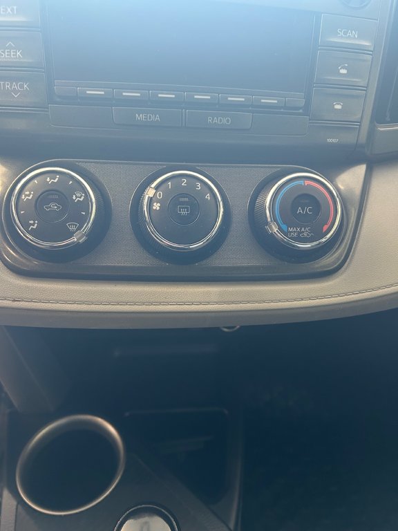 2013 Toyota RAV4 LE in Boucherville, Quebec - 19 - w1024h768px