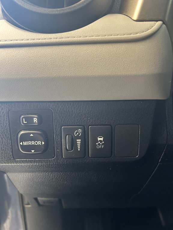 2013 Toyota RAV4 LE in Boucherville, Quebec - 14 - w1024h768px