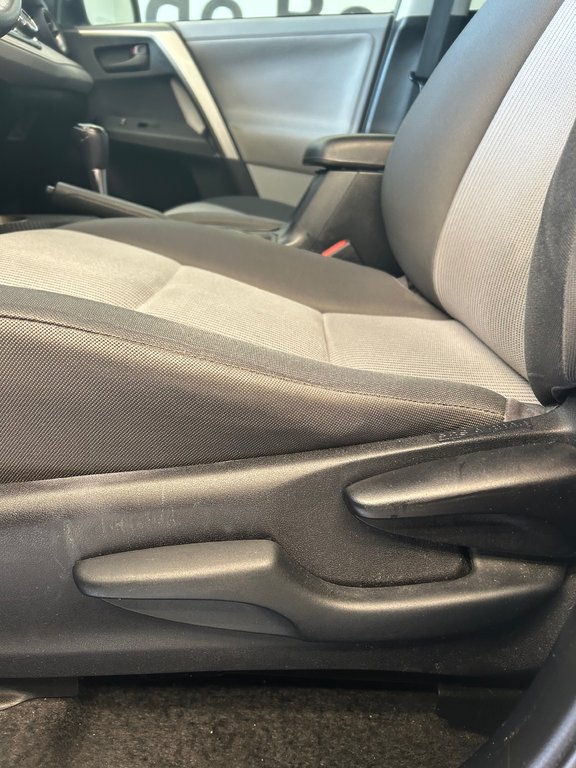 2013 Toyota RAV4 LE in Boucherville, Quebec - 10 - w1024h768px