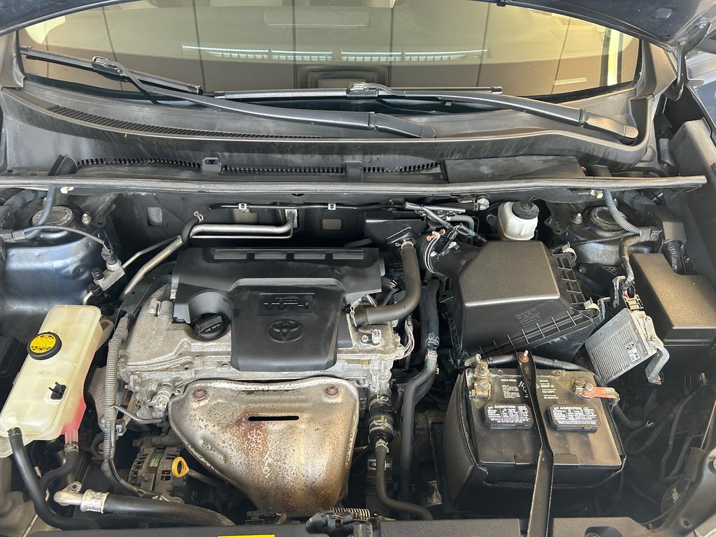 2013 Toyota RAV4 LE in Boucherville, Quebec - 29 - w1024h768px