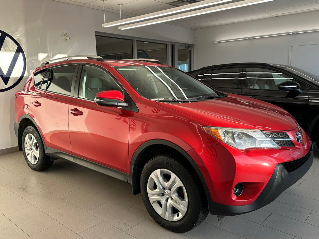 2014 Toyota RAV4 LE in Boucherville, Quebec - 3 - w1024h768px