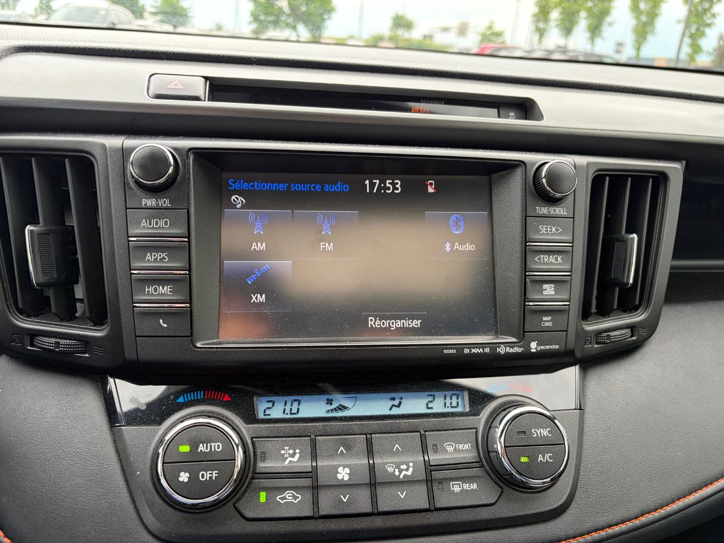 2016 Toyota RAV4 SE AWD JAMAIS ACCIDENTÉ CUIR TOIT in Boucherville, Quebec - 16 - w1024h768px