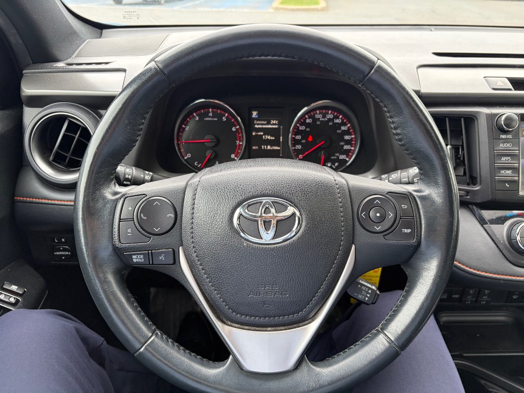 2016 Toyota RAV4 SE AWD JAMAIS ACCIDENTÉ CUIR TOIT in Boucherville, Quebec - 14 - w1024h768px