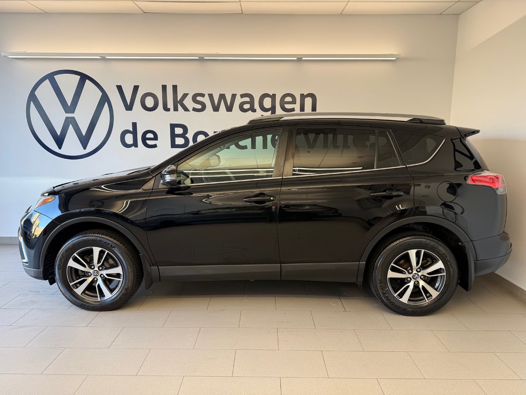 2017 Toyota RAV4 XLE in Boucherville, Quebec - 11 - w1024h768px