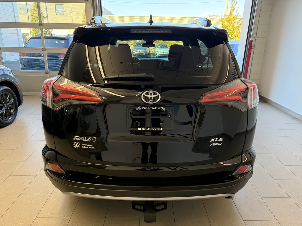 2017 Toyota RAV4 XLE in Boucherville, Quebec - 25 - w1024h768px