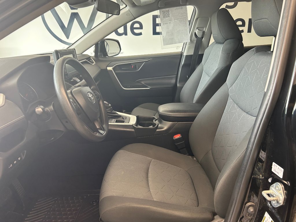 Toyota RAV4 LE 2020 à Boucherville, Québec - 12 - w1024h768px
