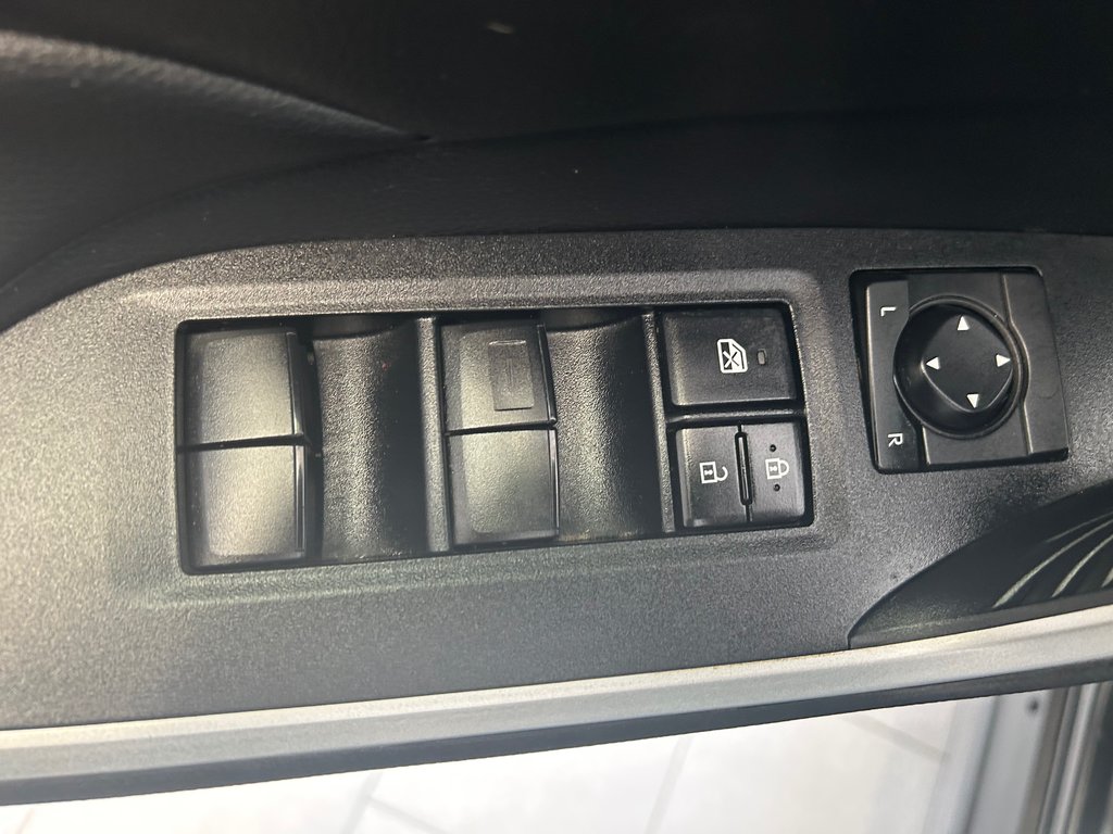 Toyota RAV4 LE 2020 à Boucherville, Québec - 15 - w1024h768px