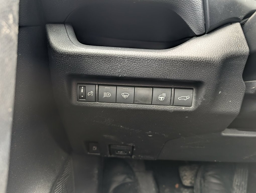 Toyota RAV4 HYBRIDE XLE JAMAIS ACCIDENTÉ TOIT OUVRANT 2021 à Boucherville, Québec - 10 - w1024h768px