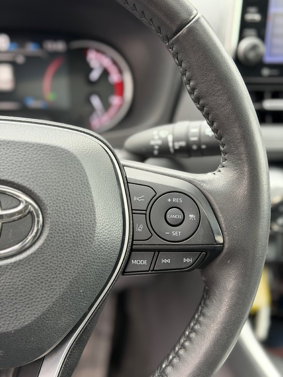 2022 Toyota RAV4 Limited Cuir Toit Ouvrant AWD in Terrebonne, Quebec - 15 - w1024h768px