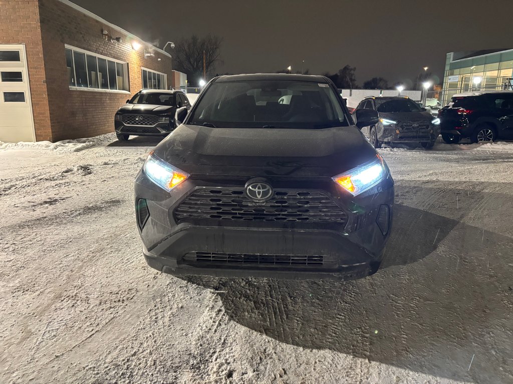 2022 Toyota RAV4 LE in Montréal, Quebec - 1 - w1024h768px