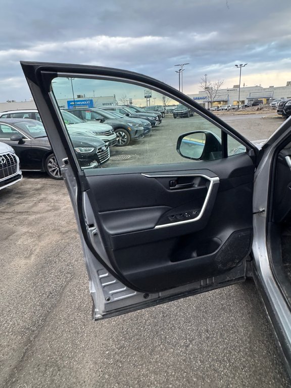 Toyota RAV4 LE AWD Bas Kilométrage 2025 à Terrebonne, Québec - 8 - w1024h768px