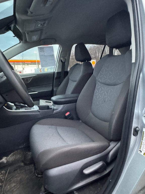 Toyota RAV4 LE AWD Bas Kilométrage 2025 à Terrebonne, Québec - 9 - w1024h768px