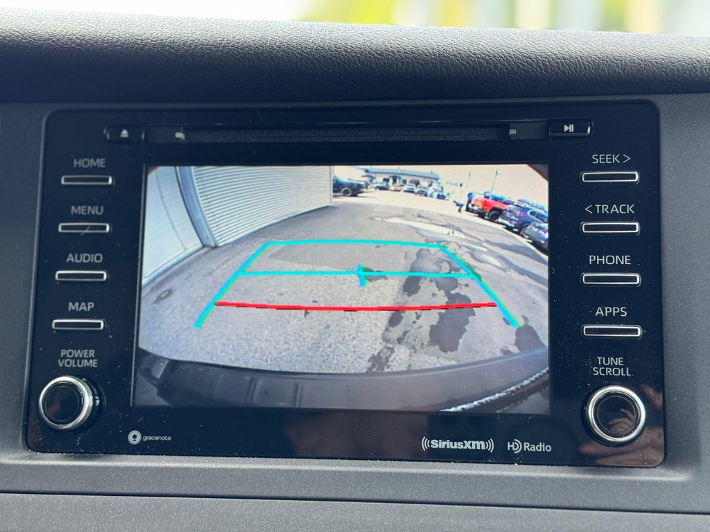 2020 Toyota Sienna LE in Terrebonne, Quebec - 17 - w1024h768px