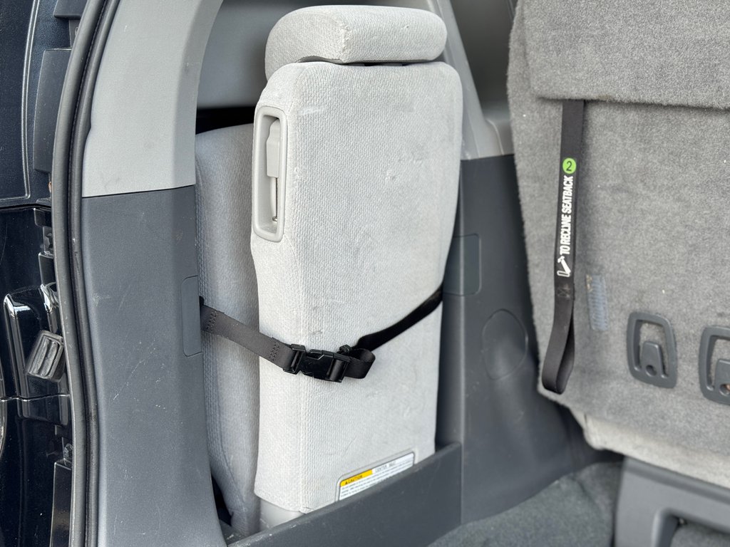 2020 Toyota Sienna LE in Terrebonne, Quebec - 28 - w1024h768px