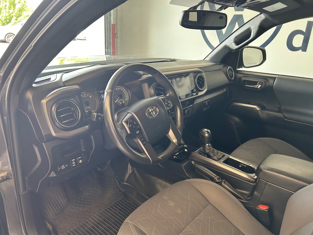2017 Toyota Tacoma TRD OFF ROAD in Boucherville, Quebec - 19 - w1024h768px