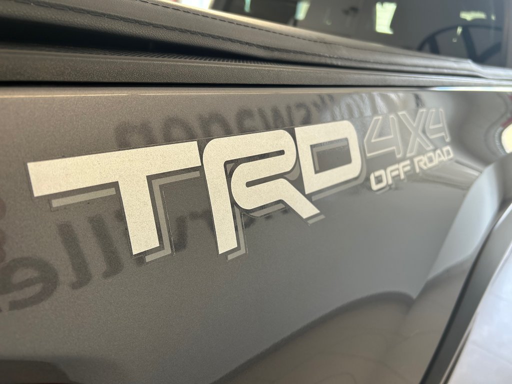 2017 Toyota Tacoma TRD OFF ROAD in Boucherville, Quebec - 9 - w1024h768px