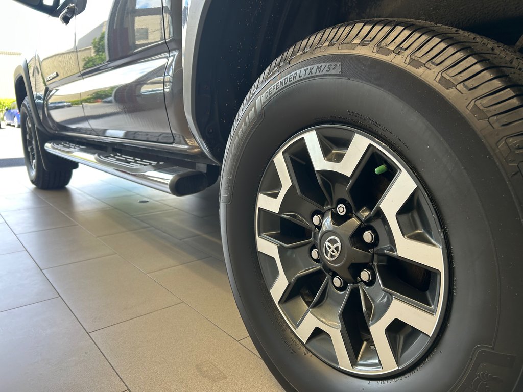 2017 Toyota Tacoma TRD OFF ROAD in Boucherville, Quebec - 13 - w1024h768px