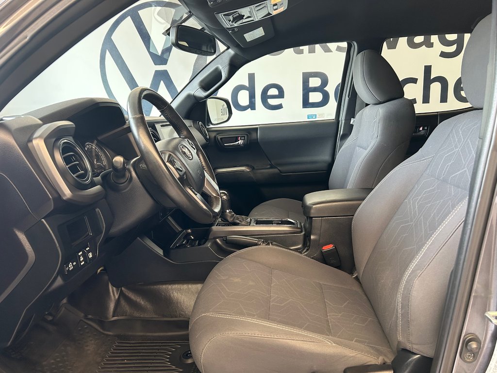 2017 Toyota Tacoma TRD OFF ROAD in Boucherville, Quebec - 37 - w1024h768px