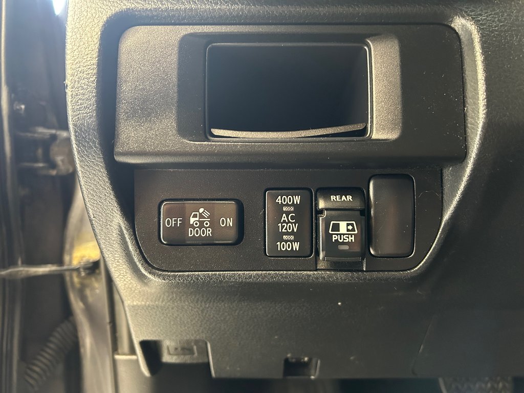 2017 Toyota Tacoma TRD OFF ROAD in Boucherville, Quebec - 21 - w1024h768px