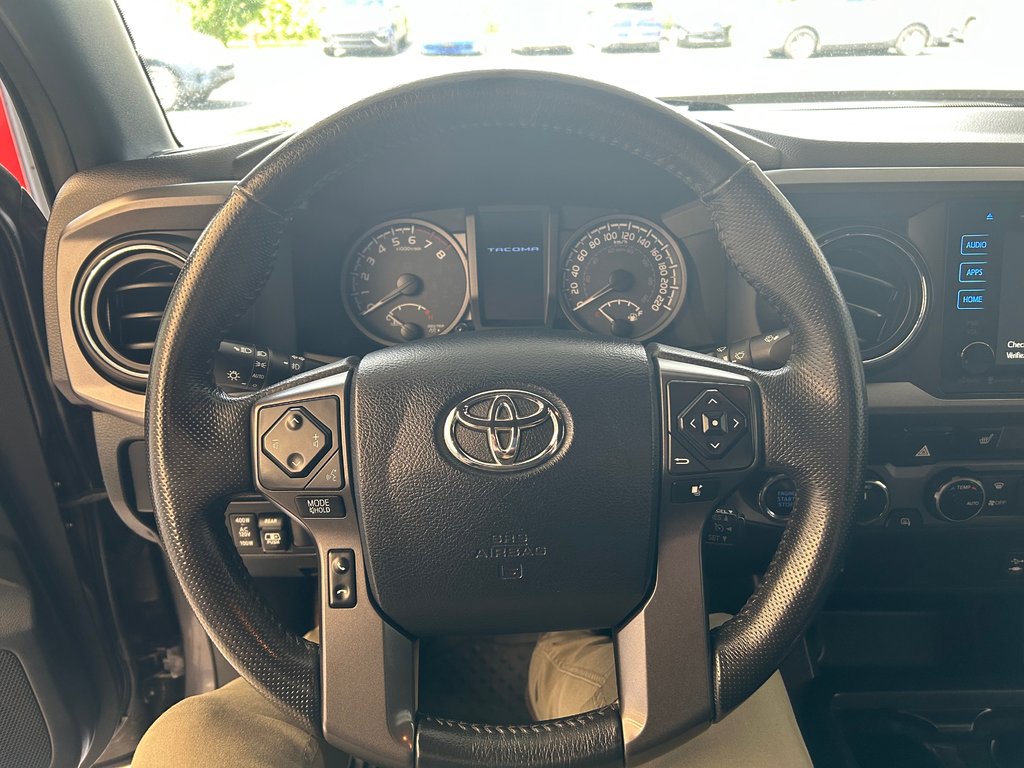 2017 Toyota Tacoma TRD OFF ROAD in Boucherville, Quebec - 22 - w1024h768px