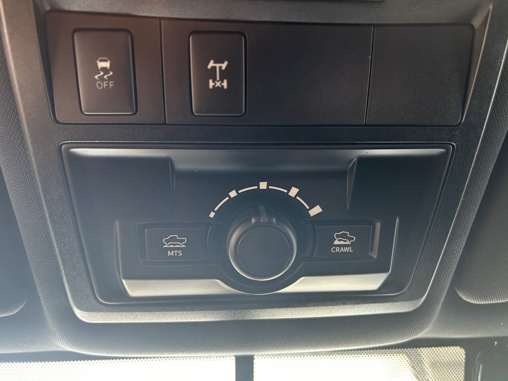 2017 Toyota Tacoma TRD OFF ROAD in Boucherville, Quebec - 28 - w1024h768px