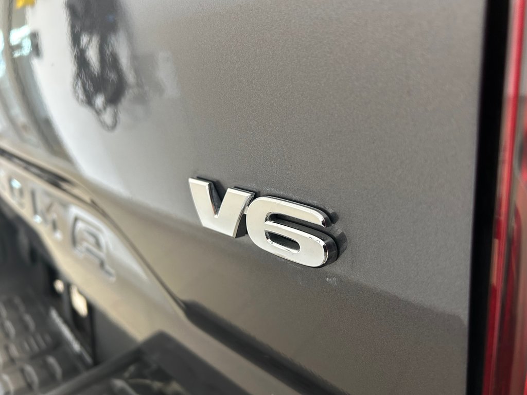 2017 Toyota Tacoma TRD OFF ROAD in Boucherville, Quebec - 8 - w1024h768px